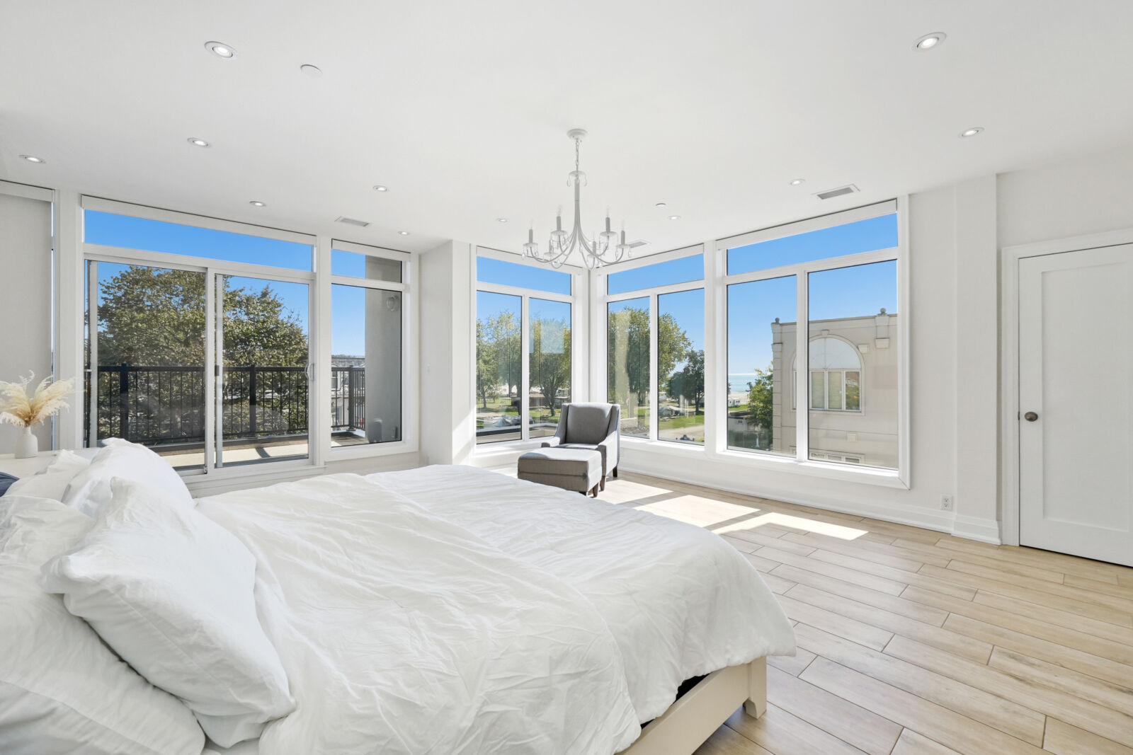 Beach Walk Place – Cobourg